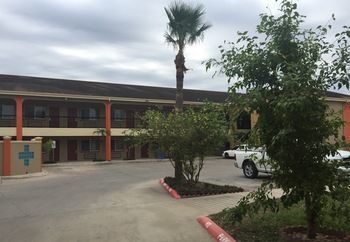 Texas Inn And Suites Citycenter At Utrgv Edinburg Exterior photo